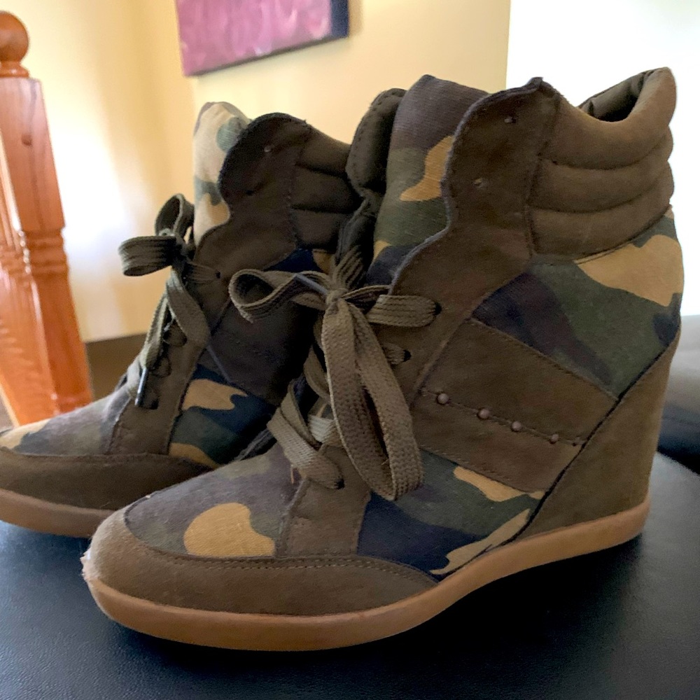 Woman’s shoes